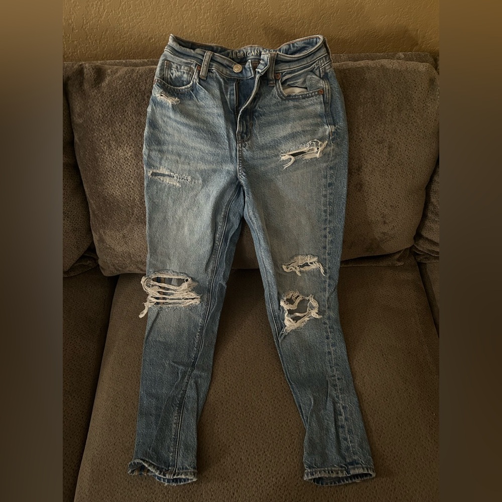 American Eagle mom Jean